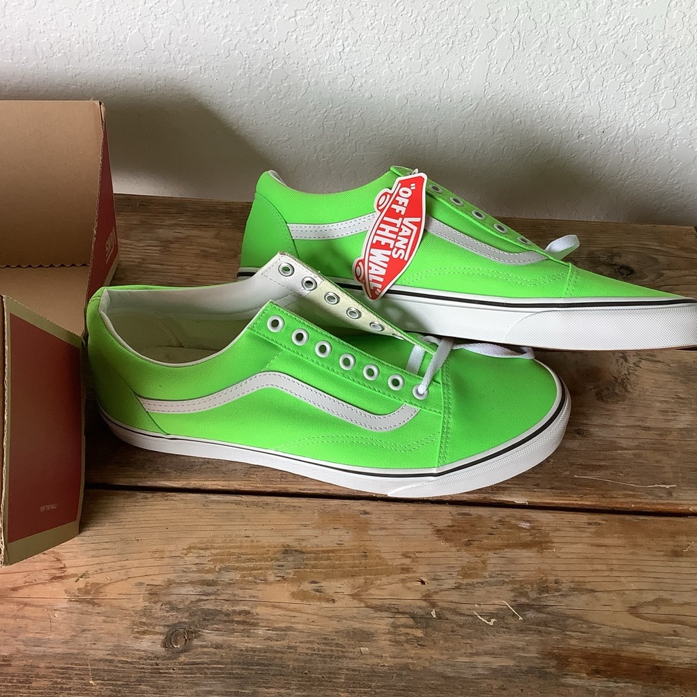 Men’s Vans Old Skool Neon NWT, size 11.5 - Green Gecko/Tr White